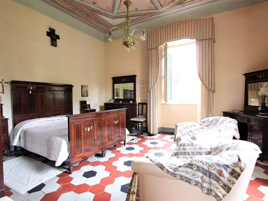 Immagine 48 di Villa in vendita  in via di montecatino a Lucca