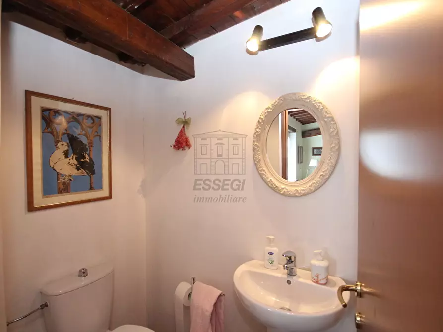 Immagine 27 di Rustico / casale in vendita  in Via dei Marzi 463 a Lucca