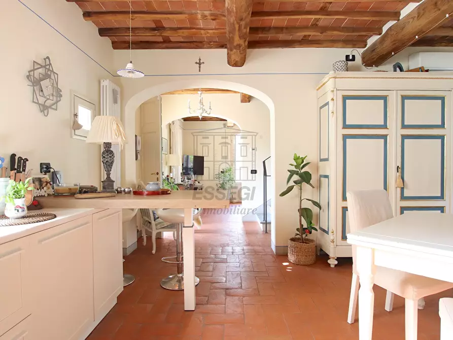 Immagine 14 di Rustico / casale in vendita  a Lucca