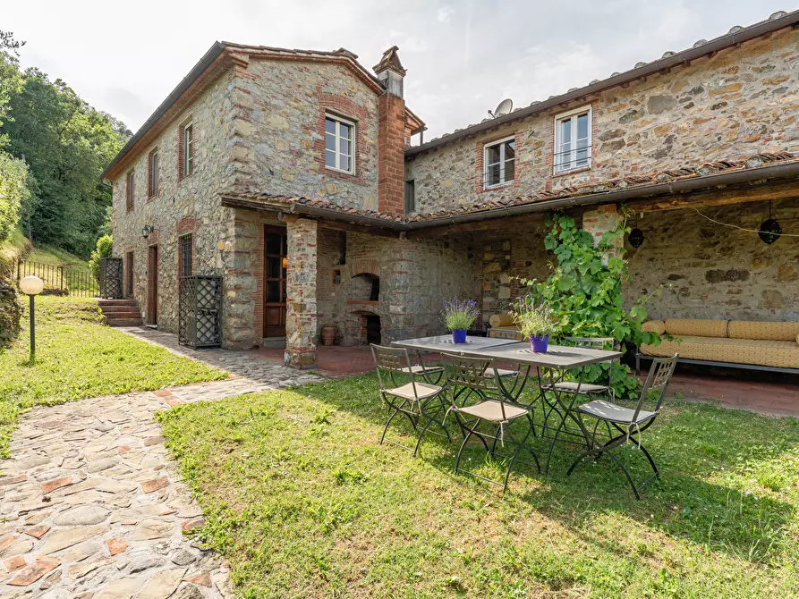 Immagine 2 di Rustico / casale in vendita  in Via di Mutigliano 1051/B a Lucca