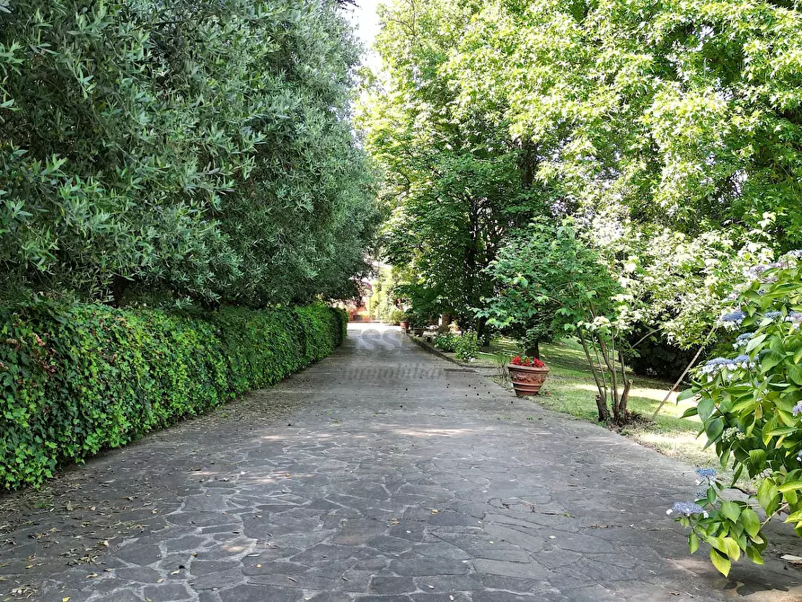 Immagine 36 di Villa in vendita  in Via di Moriano a Lucca