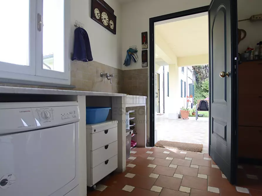Immagine 39 di Villa in vendita  in Via dei Berti a Lucca