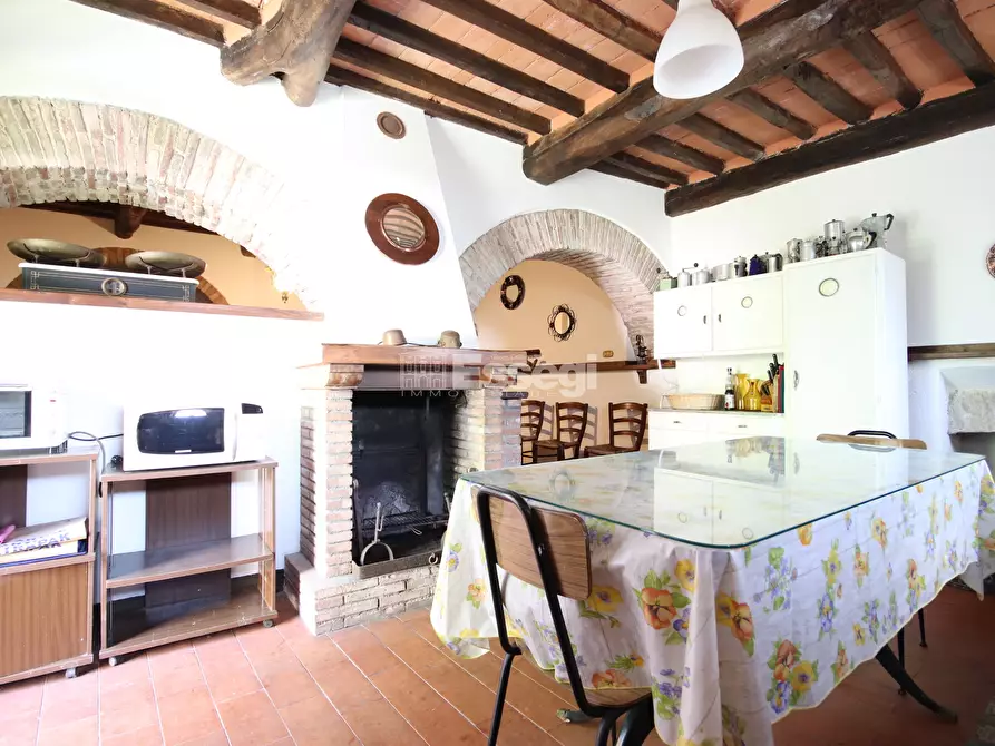 Immagine 41 di Rustico / casale in vendita  in Valpromaro a Massarosa