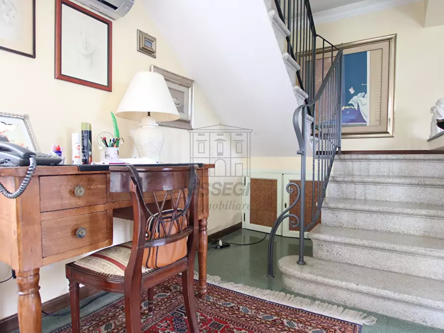 Immagine 19 di Villa in vendita  in Via dei Berti a Lucca