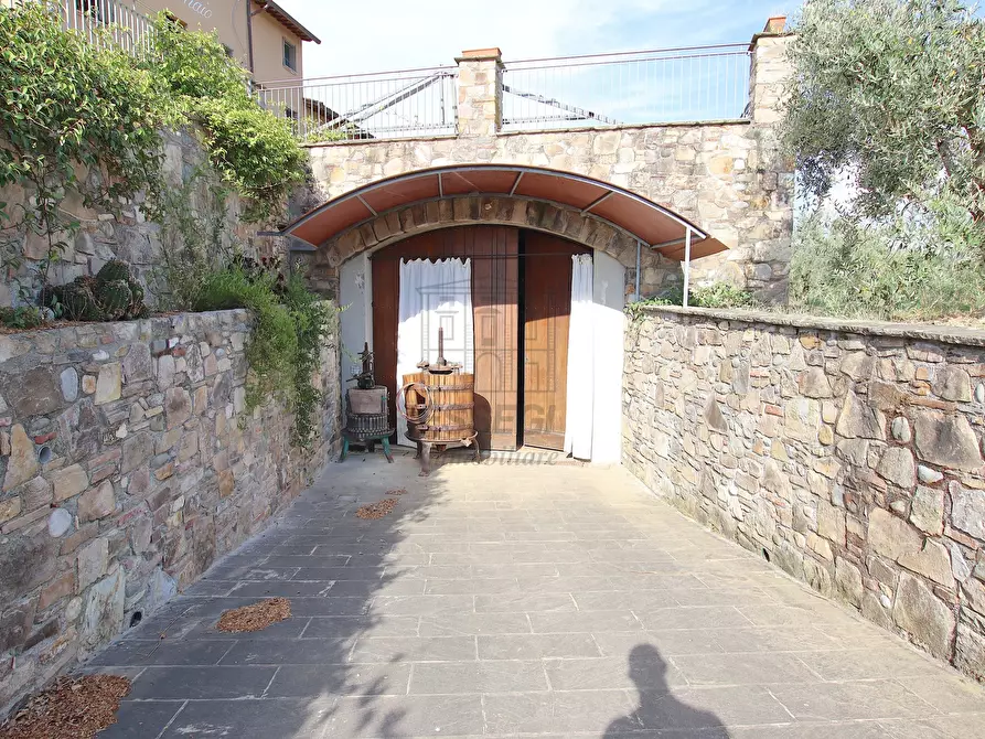 Immagine 19 di Rustico / casale in vendita  in Via del Francia 95 a Lucca