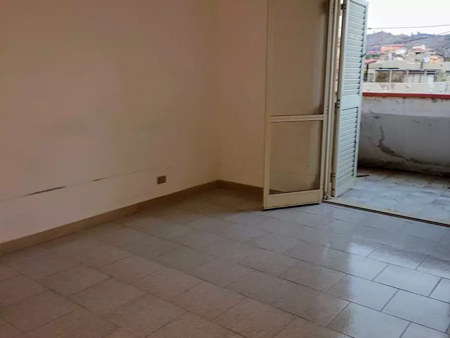 Immagine 10 di Mansarda in vendita  in Via Monte Cucco a Bova Marina