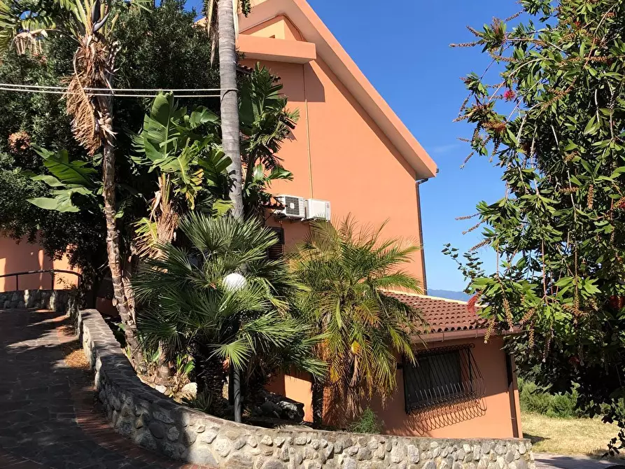 Immagine 2 di Villa in vendita  in Via Provinciale per Armo-Gallina 57 a Reggio Di Calabria