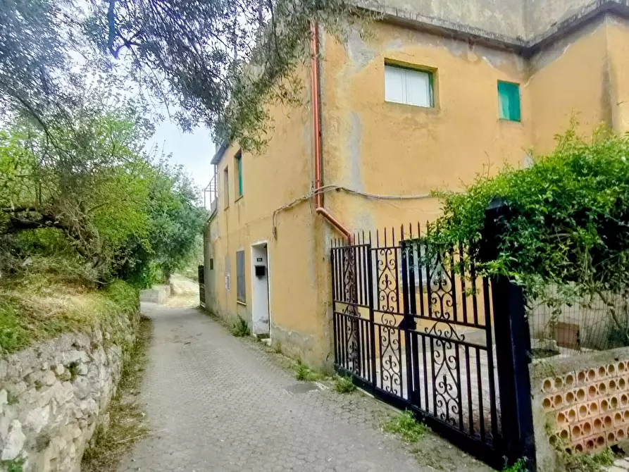 Immagine 49 di Casa trifamiliare in vendita  in Via Paterriti 19 a Motta San Giovanni