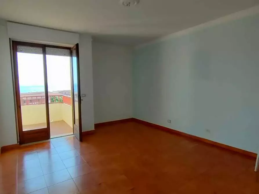 Immagine 13 di Quadrilocale in vendita  in Viale Aldo Moro 4 a Bova Marina
