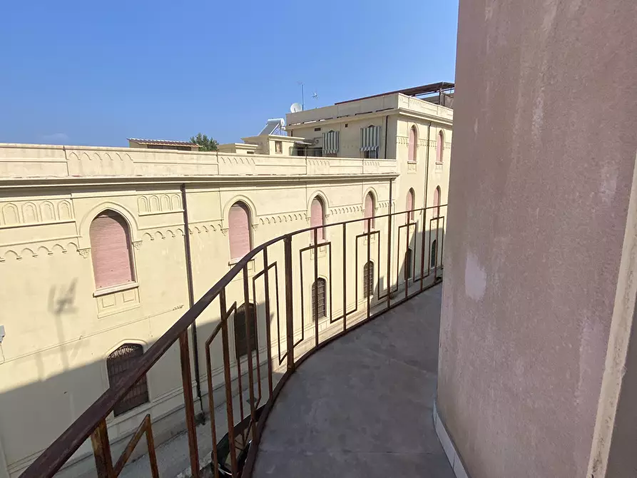 Immagine 17 di Pentalocale in vendita  in Via Paolo Pellicano 21 a Reggio Di Calabria