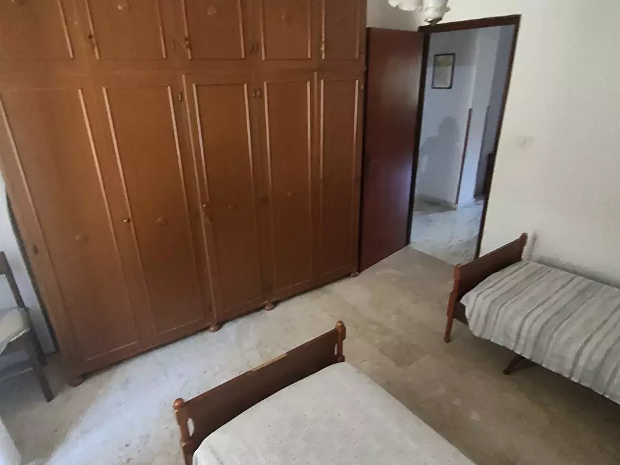 Immagine 11 di Trilocale in affitto  a Bova Marina