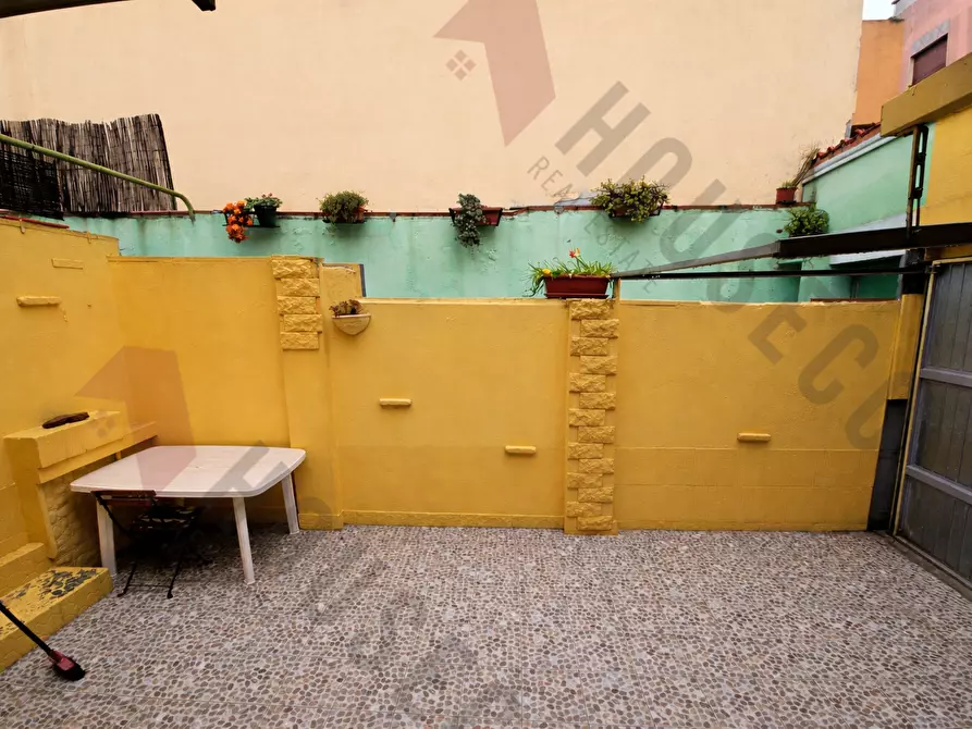 Immagine 1 di Casa indipendente in vendita  in Via de Amicis Edmondo a Quartu Sant'elena