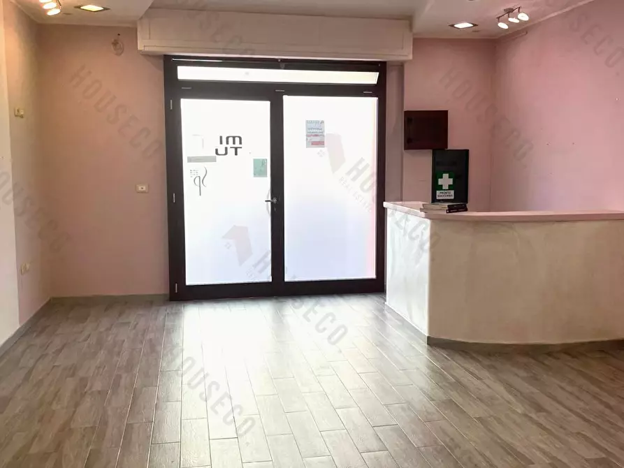 Immagine 5 di Attività artigianale in vendita  a Quartu Sant'elena
