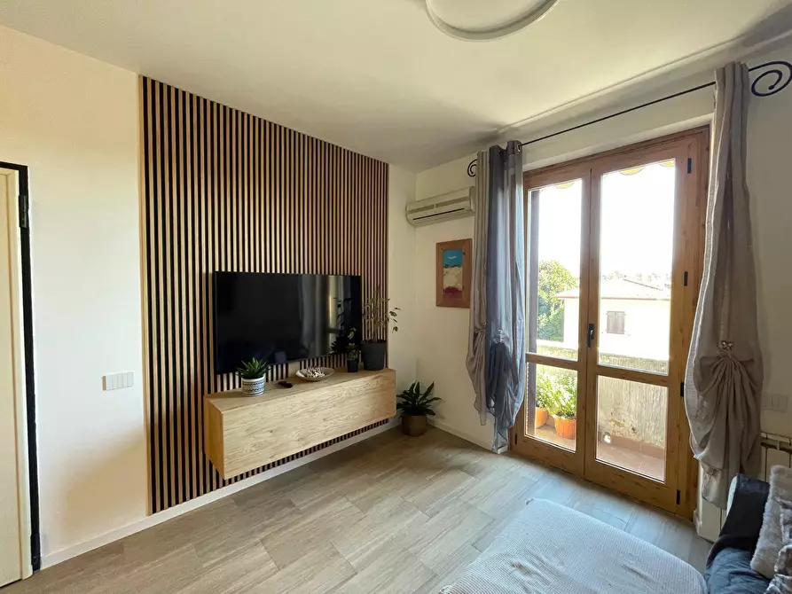 Immagine 2 di Quadrilocale in vendita  a Ameglia