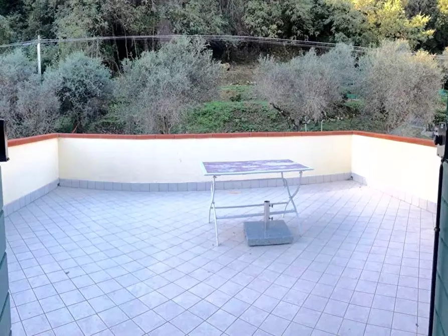 Immagine 1 di Porzione di casa in vendita  a Lerici