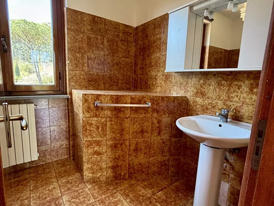 Immagine 11 di Casa semindipendente in vendita  a Ameglia