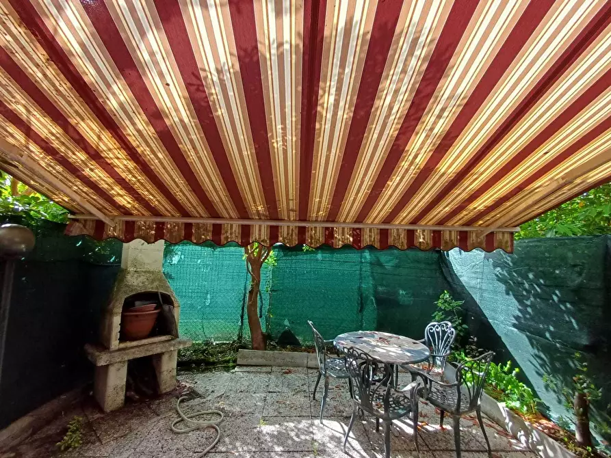 Immagine 8 di Casa semindipendente in vendita  a Massa