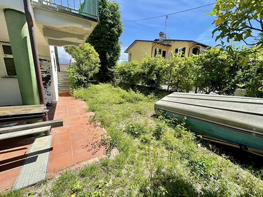 Immagine 26 di Porzione di casa in vendita  a Ameglia
