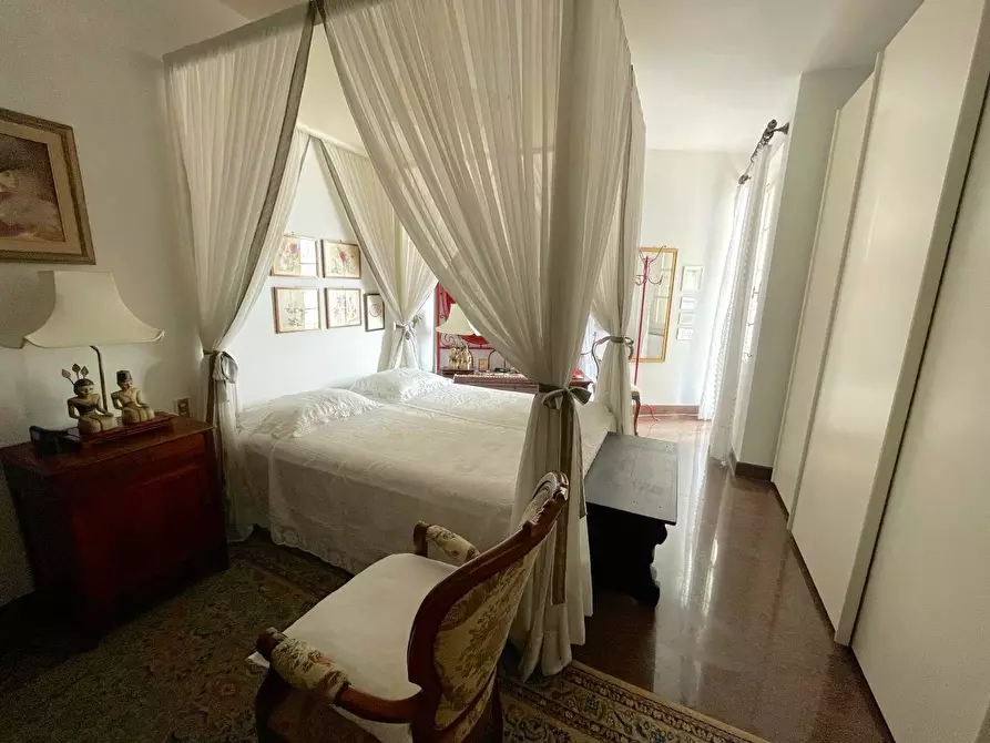 Immagine 17 di Casa indipendente in vendita  a Castelnuovo Magra