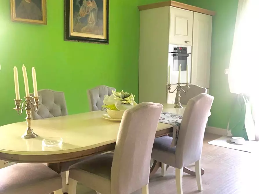 Immagine 10 di Villa in vendita  a Sarzana