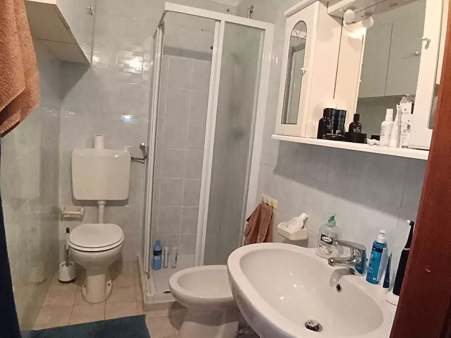 Immagine 3 di Bilocale in vendita  a Ortonovo