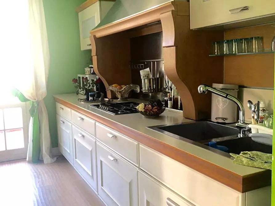 Immagine 9 di Villa in vendita  a Sarzana