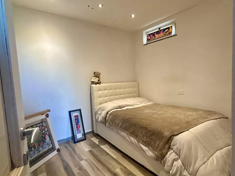 Immagine 10 di Porzione di casa in affitto  a Ameglia