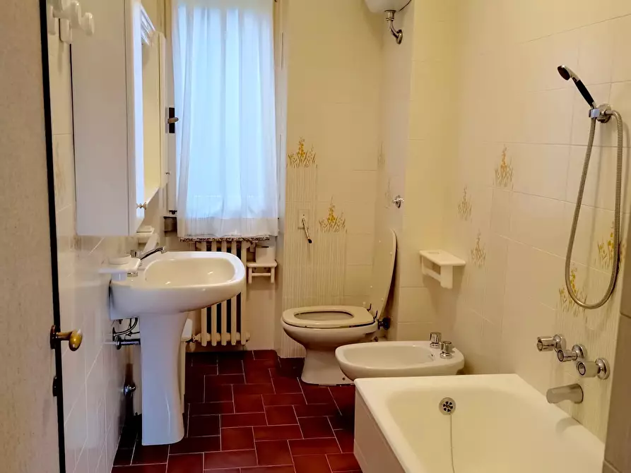 Immagine 19 di Quadrilocale in vendita  a Ameglia