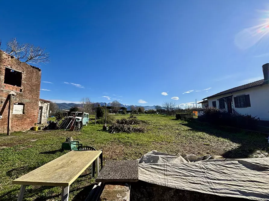 Immagine 4 di Rustico / casale in vendita  a Ameglia