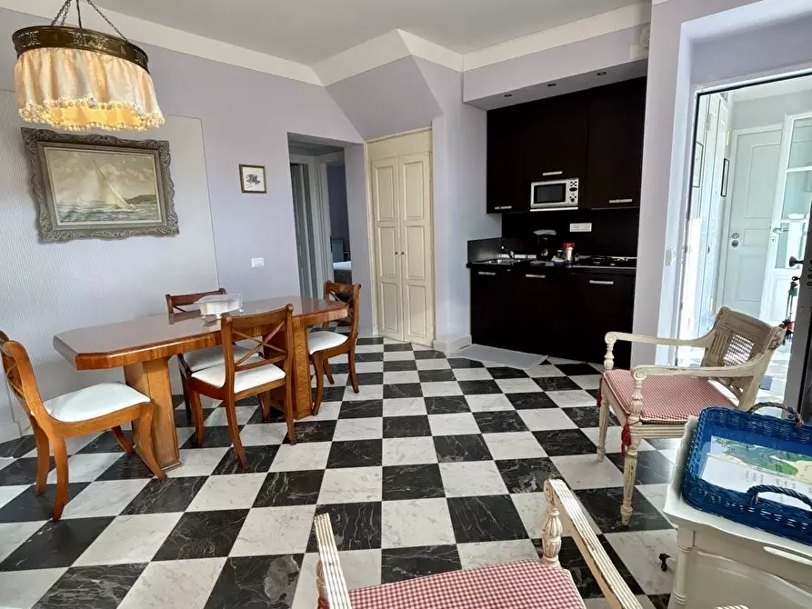 Immagine 2 di Casa semindipendente in vendita  a Ameglia