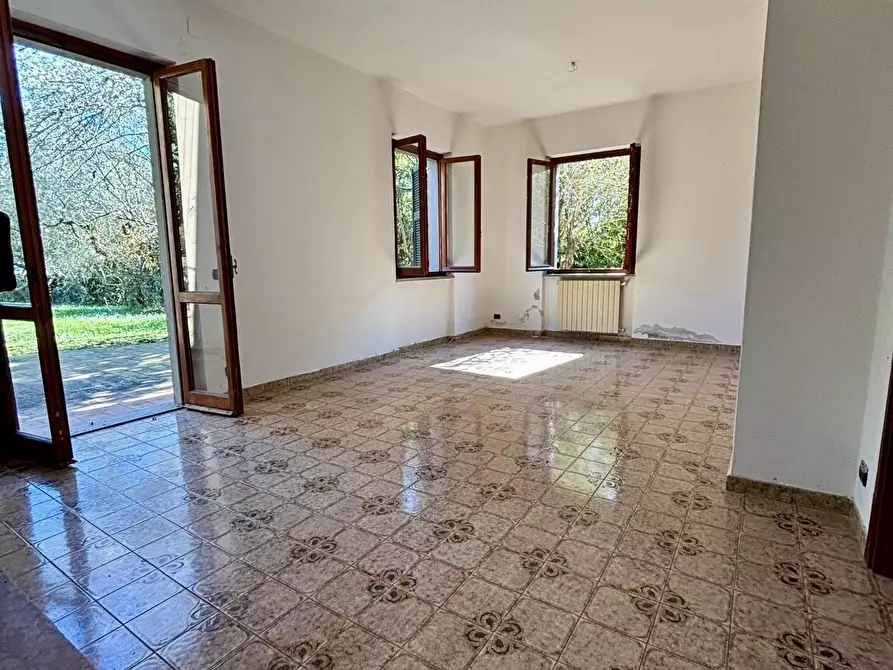 Immagine 5 di Casa semindipendente in vendita  a Ameglia