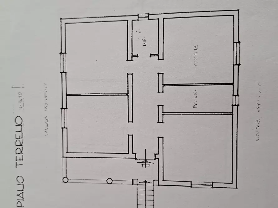Immagine 13 di Casa semindipendente in vendita  a La Spezia