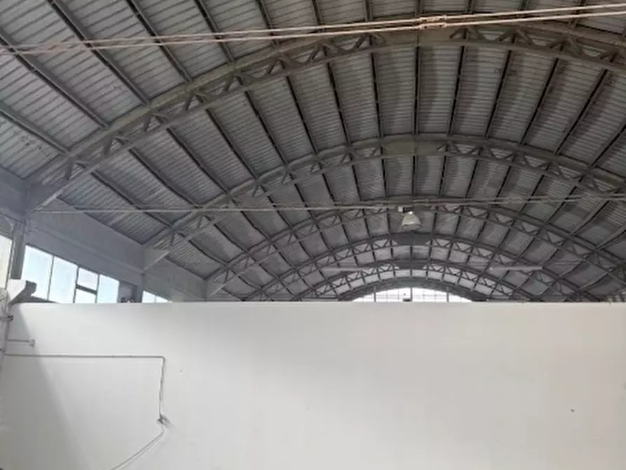 Immagine 1 di Capannone industriale in vendita  in Strada Statale 1 a Massa