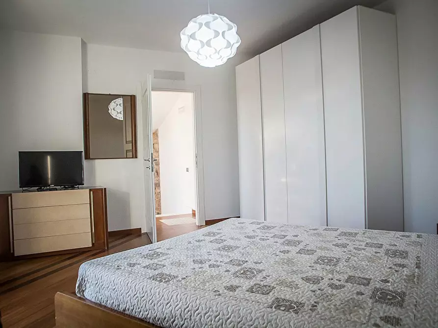 Immagine 3 di Casa indipendente in affitto  a Sarzana