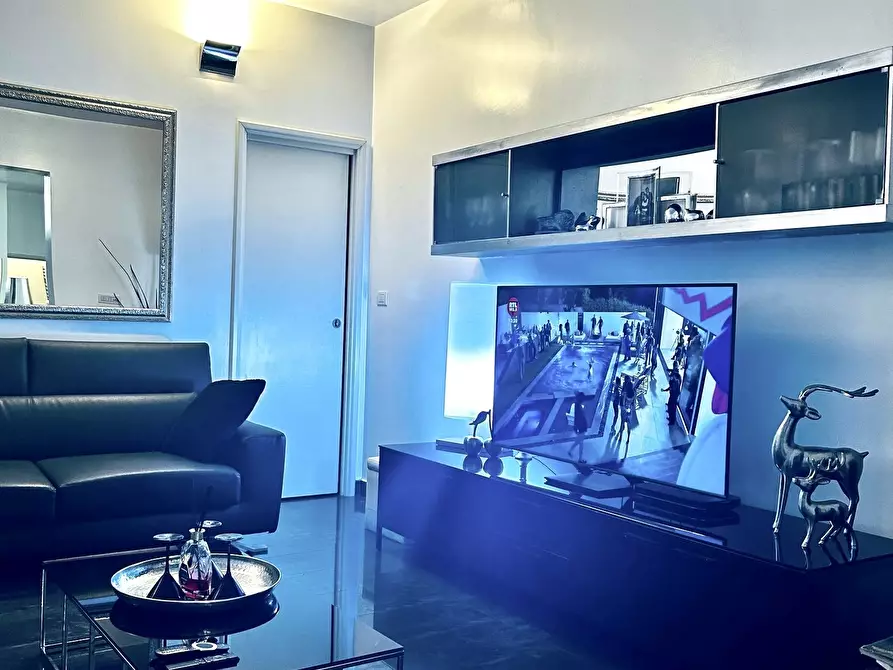 Immagine 11 di Appartamento in vendita  in Viale Trieste a Jesi