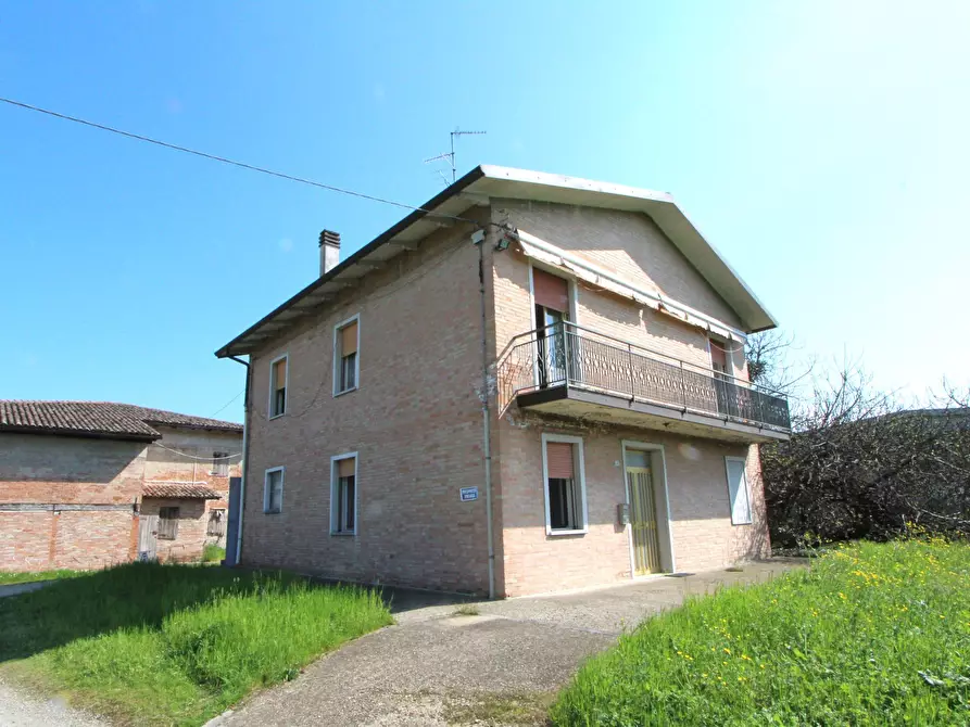 Immagine 15 di Porzione di casa in vendita  in Viale M. di Canossa a Valsamoggia