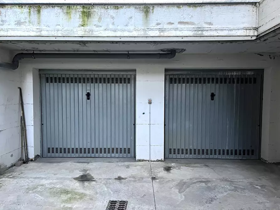 Immagine 2 di Garage in vendita  in Via Castelfranco a Valsamoggia
