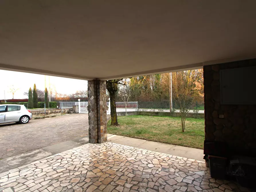 Immagine 3 di Casa indipendente in vendita  in Via Tombetto 18-22 a Valsamoggia