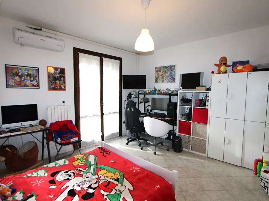 Immagine 12 di Appartamento in vendita  in Via E. Carnevali a Valsamoggia