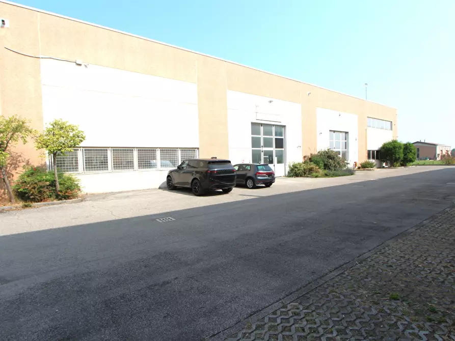 Immagine 1 di Capannone industriale in vendita  in Via Lunga a Valsamoggia