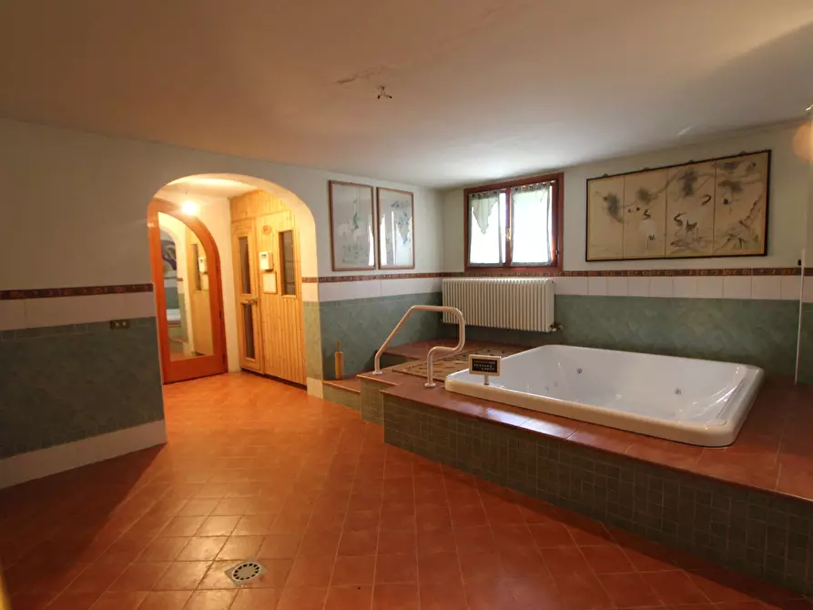 Immagine 4 di Casa indipendente in vendita  in Via Ca' Foscolo a Valsamoggia