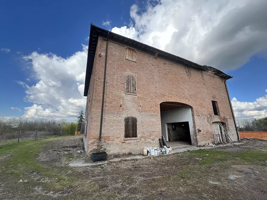 Immagine 1 di Casa indipendente in vendita  in Via Castelfranco a Valsamoggia