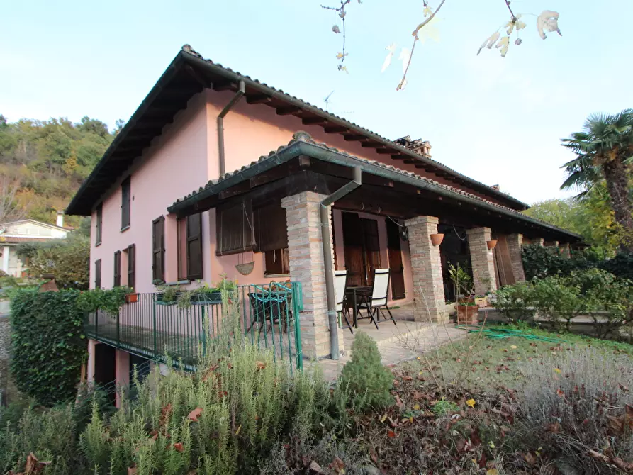 Immagine 1 di Porzione di casa in vendita  in Via Marco Biagi a Valsamoggia