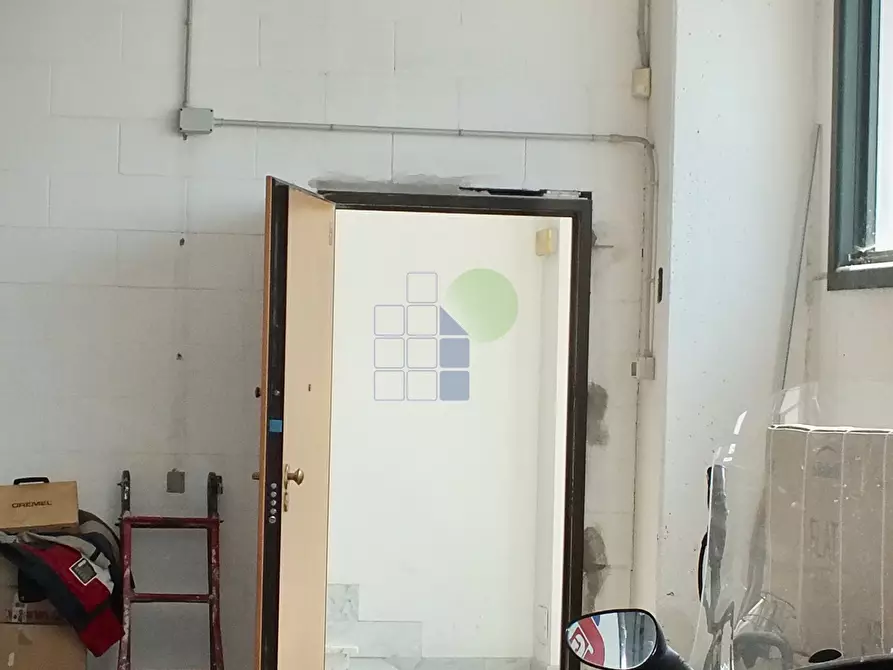 Immagine 4 di Attività artigianale in vendita  in Via Guarini a Livorno