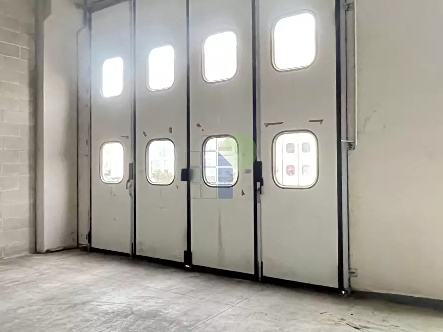 Immagine 5 di Attività artigianale in affitto  in Via Cimarosa 111 a Livorno