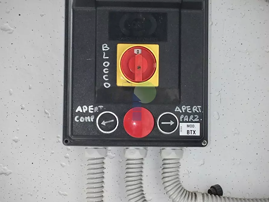 Immagine 9 di Attività artigianale in affitto  in Via Guarini 33 a Livorno