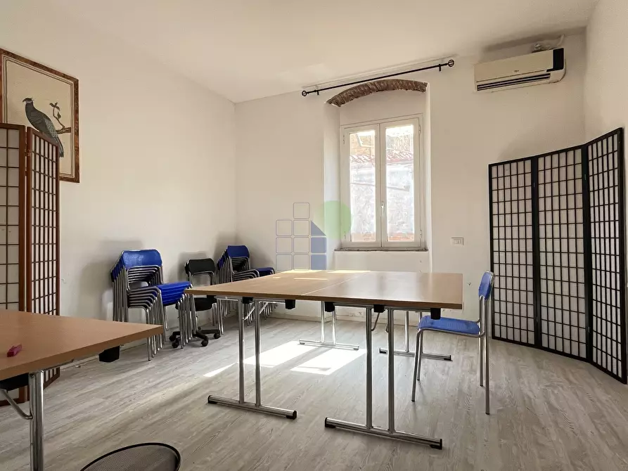 Immagine 3 di Laboratorio in vendita  in Piaza due Giugno 44 a Livorno