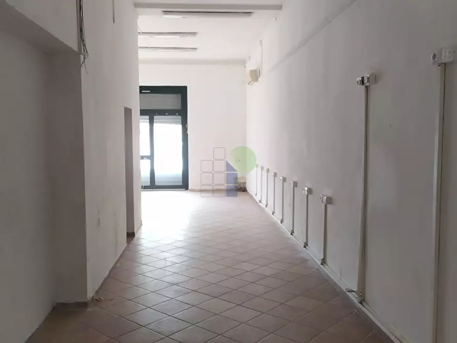 Immagine 2 di Capannone industriale in affitto  in Scali Luigi Bettarini 2 a Livorno