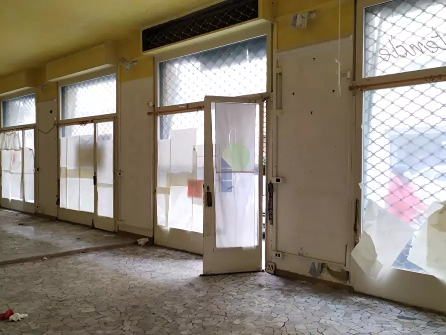 Immagine 2 di Capannone industriale in affitto  in Via Cogorrano 10 a Livorno