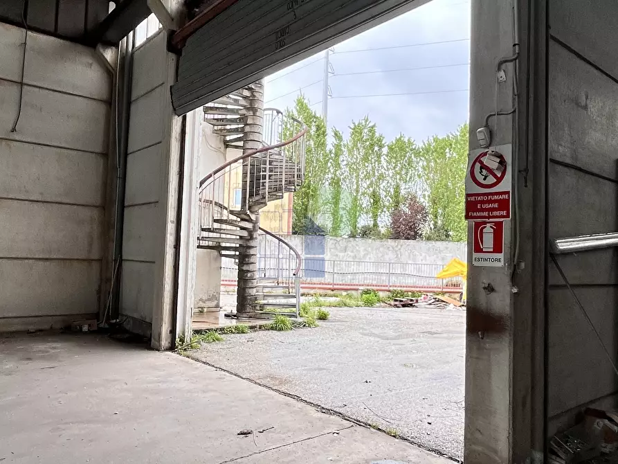 Immagine 16 di Capannone industriale in vendita  in Via dell'Artigianato 82 a Livorno